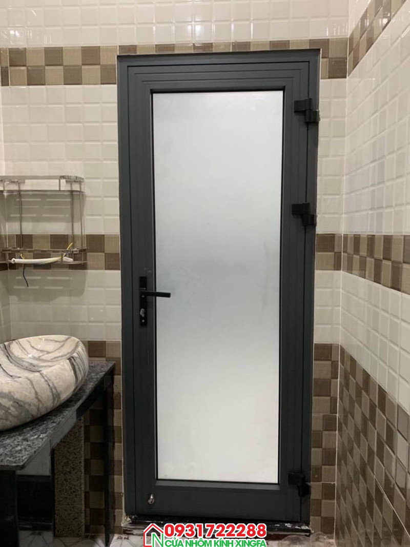 cửa nhôm kính mờ nhà vệ sinh